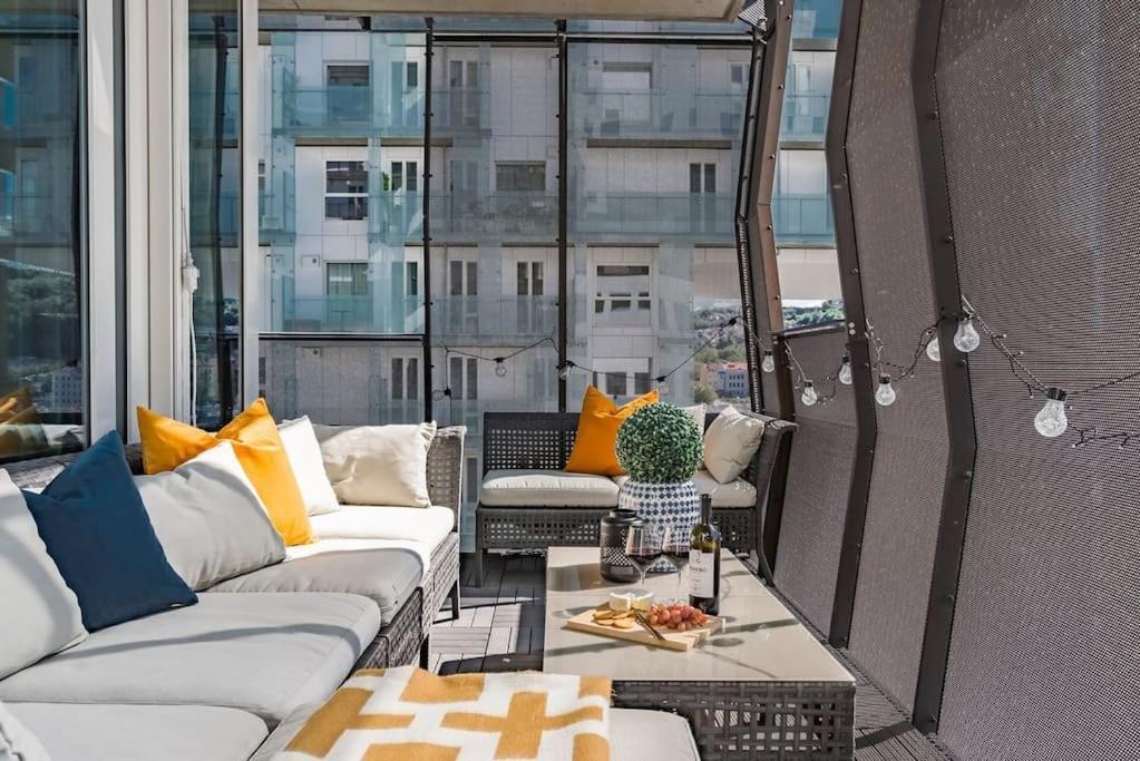 Spacious Modern 2Br Apartment At Central Oslo Barcode Exterior photo